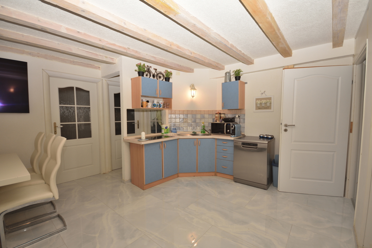 Vodice - Dvoetažno stanovanje v samem središču mesta