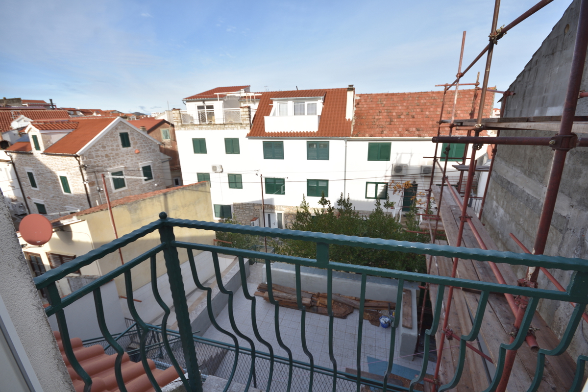 Vodice - Dvoetažno stanovanje v samem središču mesta