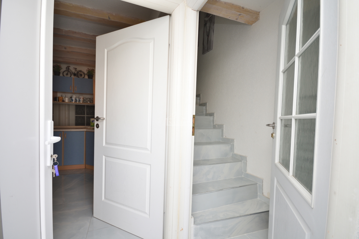 Vodice - Dvoetažno stanovanje v samem središču mesta