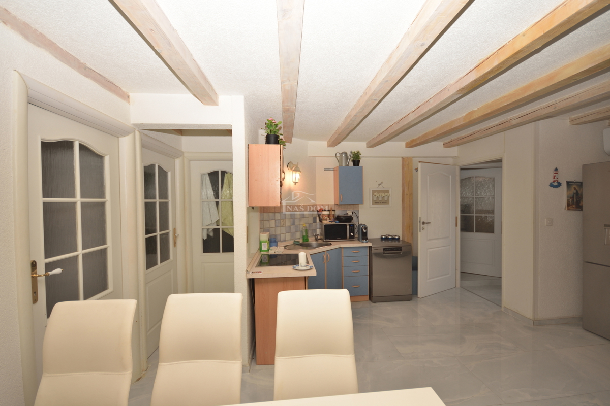 Vodice - Dvoetažno stanovanje v samem središču mesta