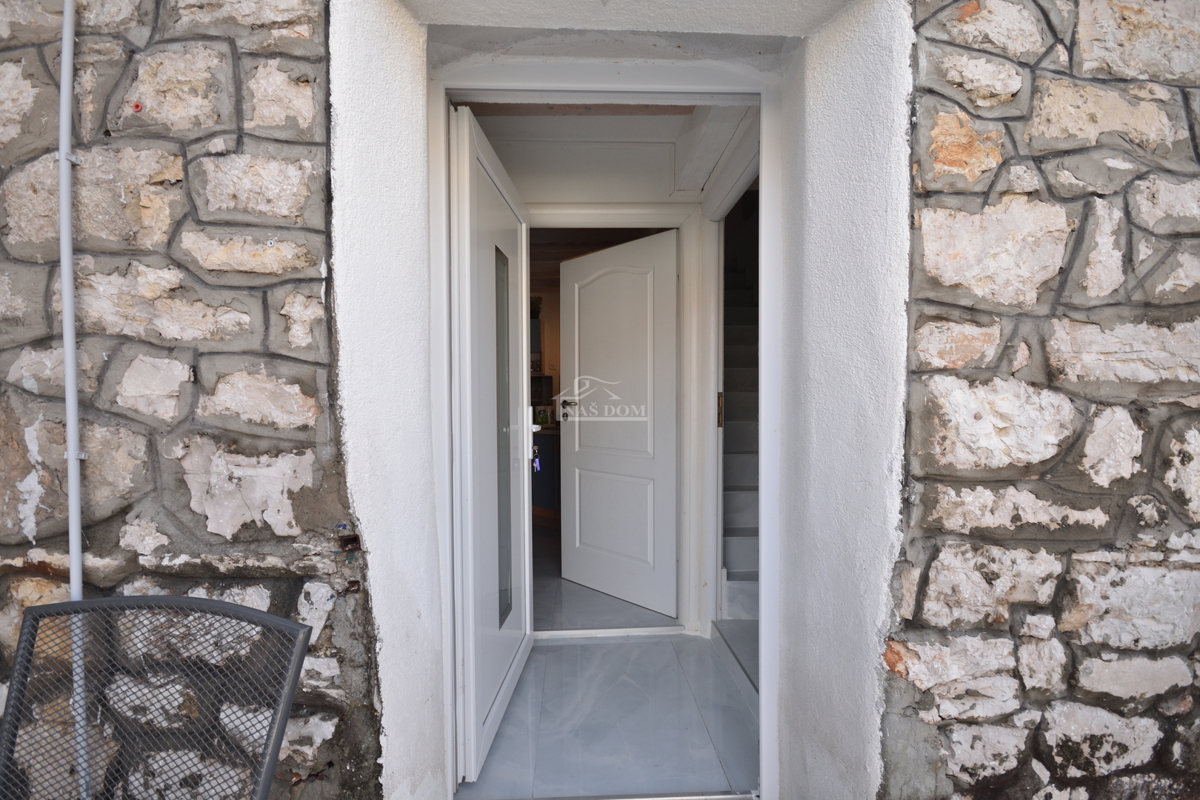 Vodice - Dvoetažno stanovanje v samem središču mesta