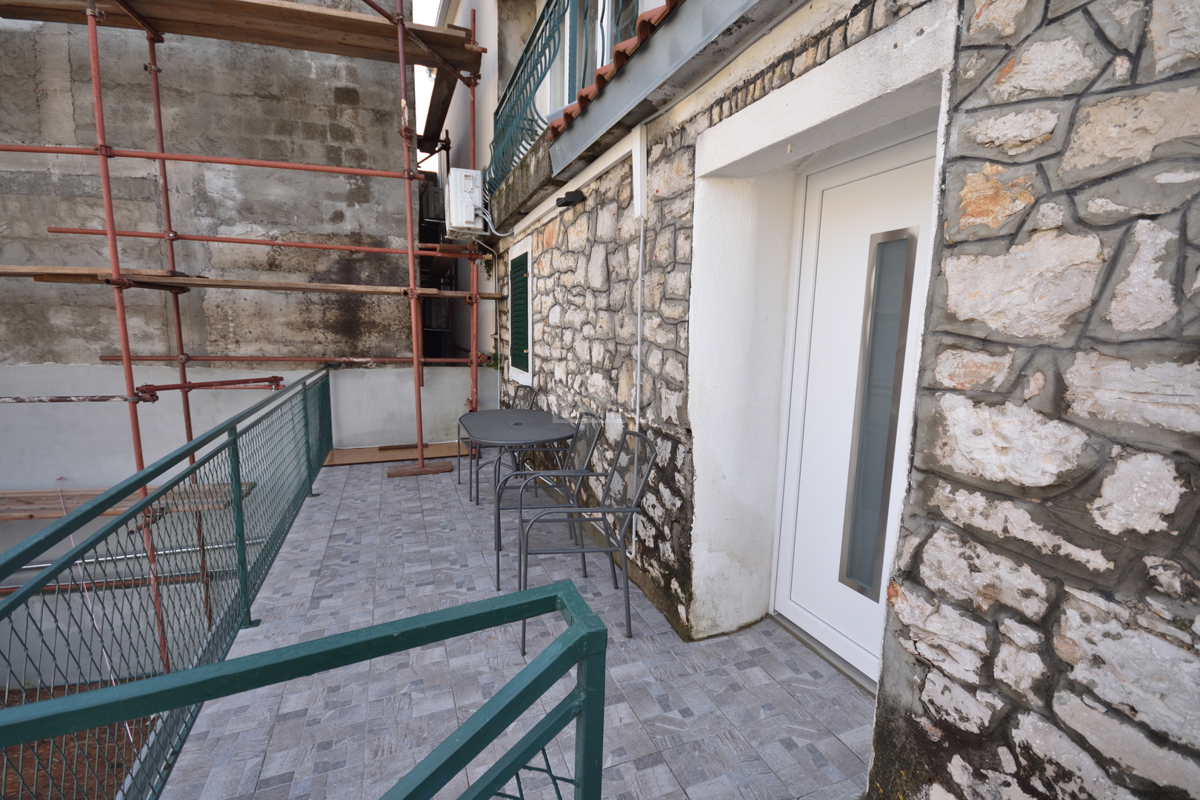 Vodice - Dvoetažno stanovanje v samem središču mesta