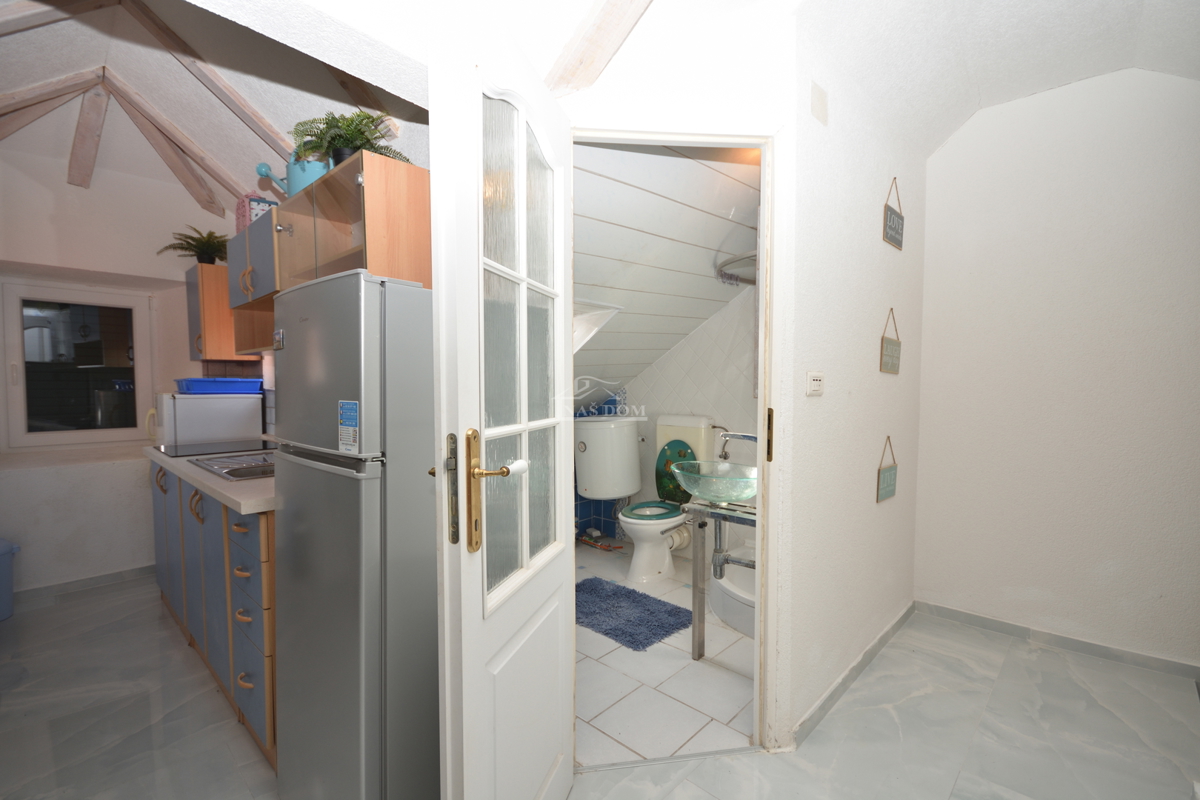 Vodice - Dvoetažno stanovanje v samem središču mesta