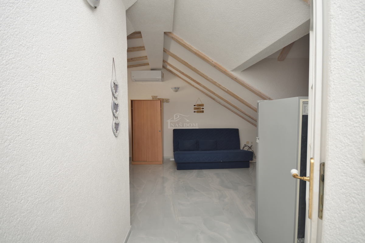 Vodice - Dvoetažno stanovanje v samem središču mesta