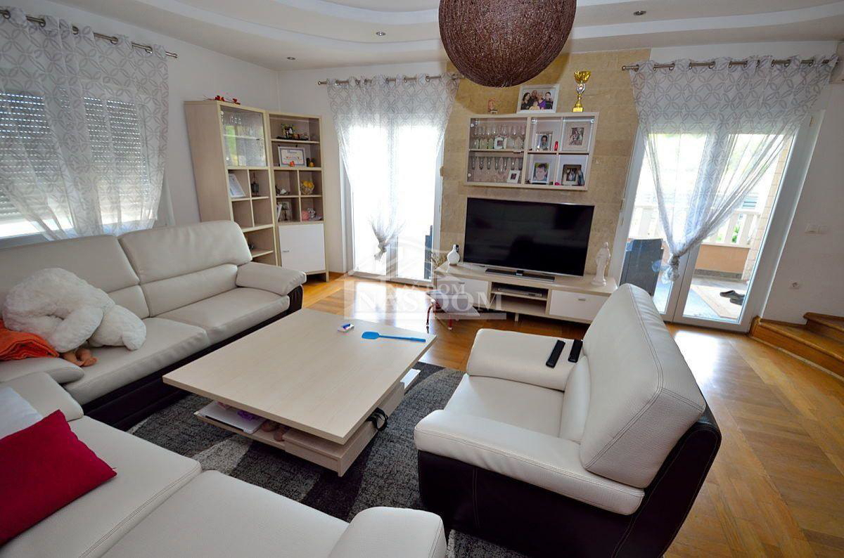 Vodice - Hiša s pogledom na morje