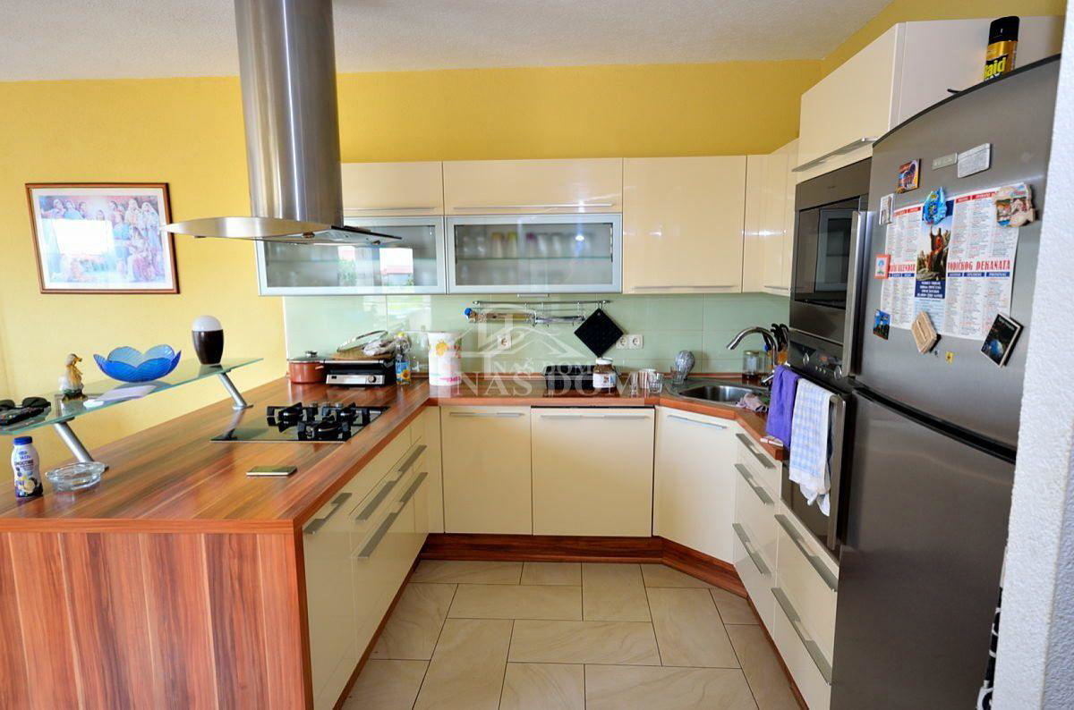 Vodice - Hiša s pogledom na morje