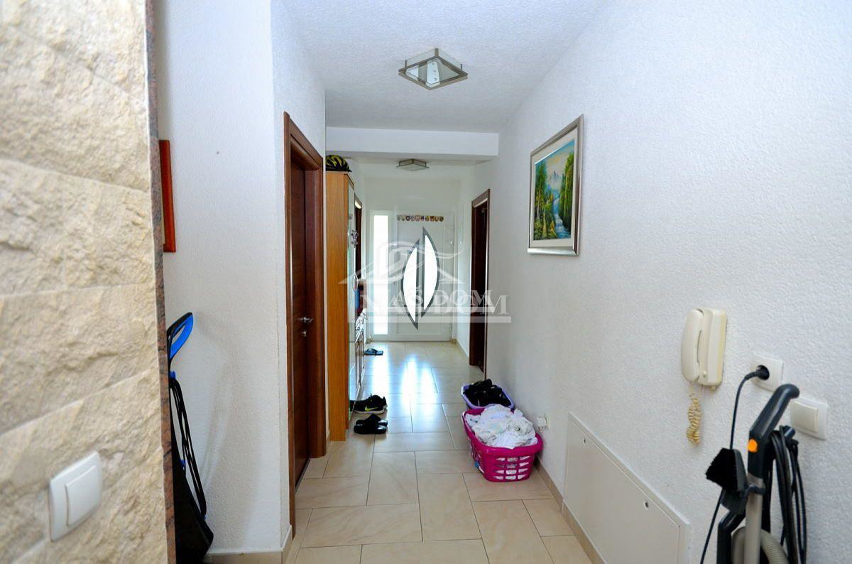 Vodice - Hiša s pogledom na morje