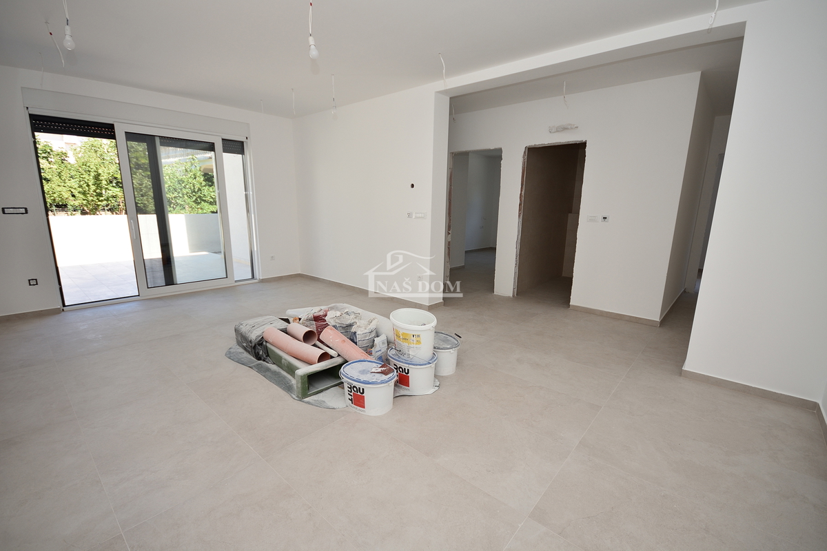 Vodice - **NOVOGRADNJA** S2 stanovanje s vrtom