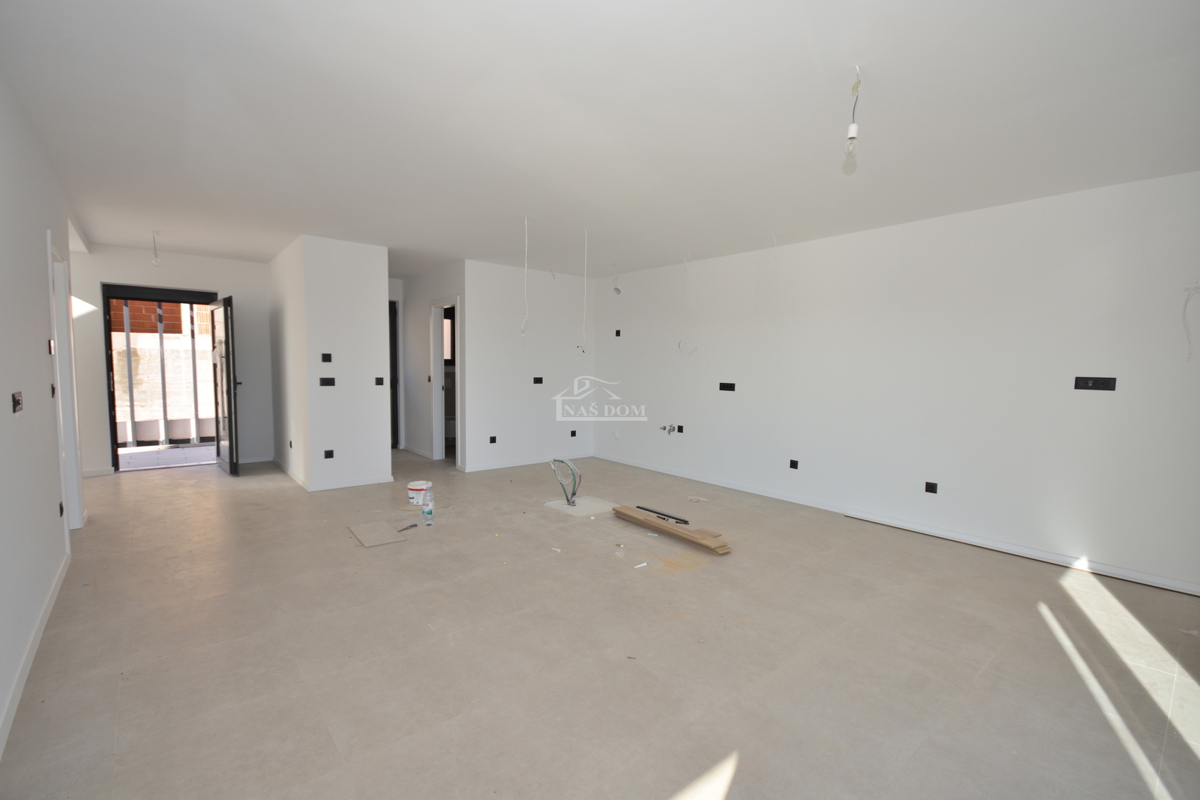 Vodice - Dvojna hiša S1 s bazenom, pogled na morje