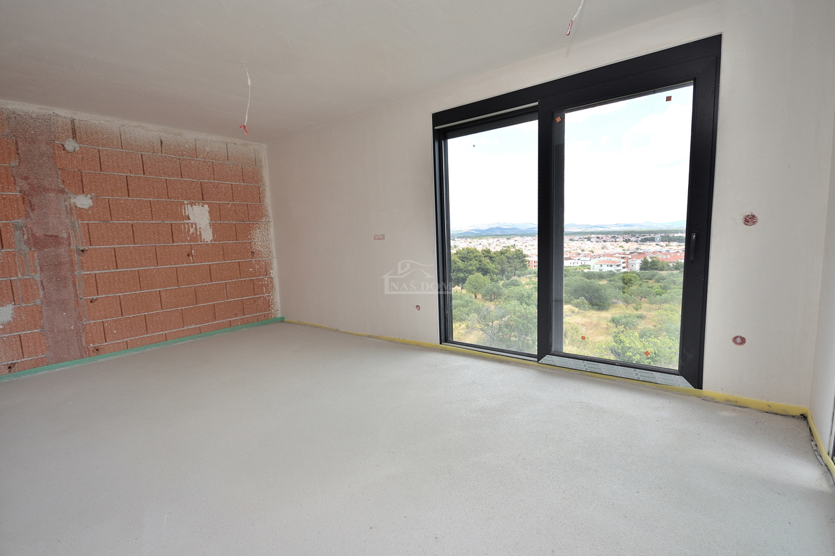 Vodice - **NOVOGRADNJA** S1 hiša s bazenom, pogled na morje