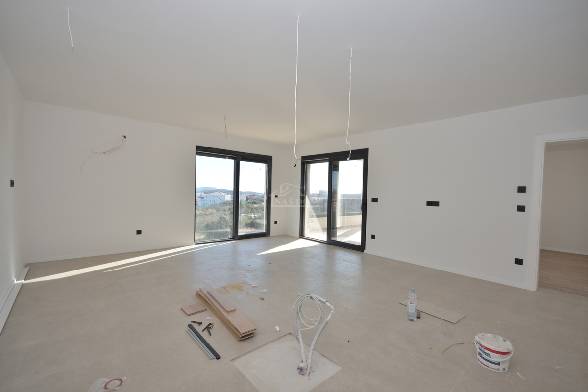 Vodice - Dvojna hiša S1 s bazenom, pogled na morje