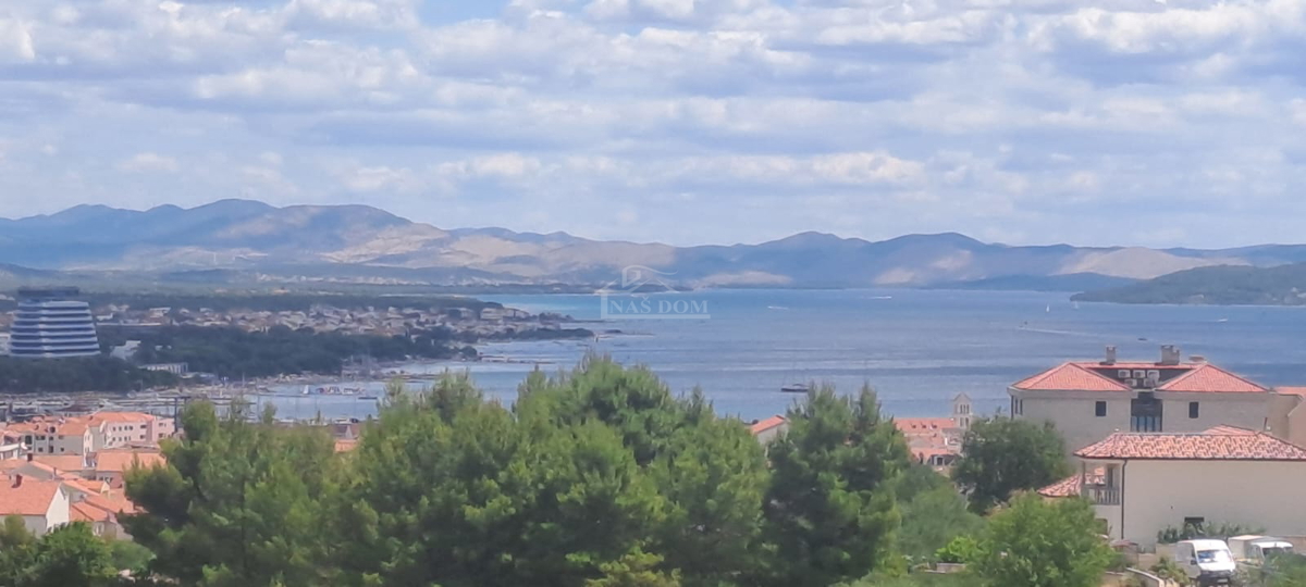 Vodice - **NOVOGRADNJA** S1 hiša s bazenom, pogled na morje