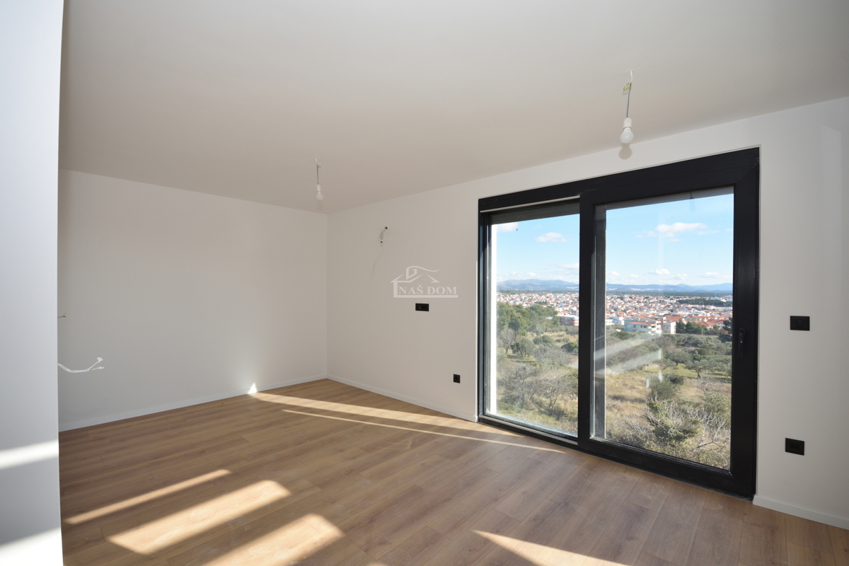 Vodice - Dvojna hiša S1 s bazenom, pogled na morje