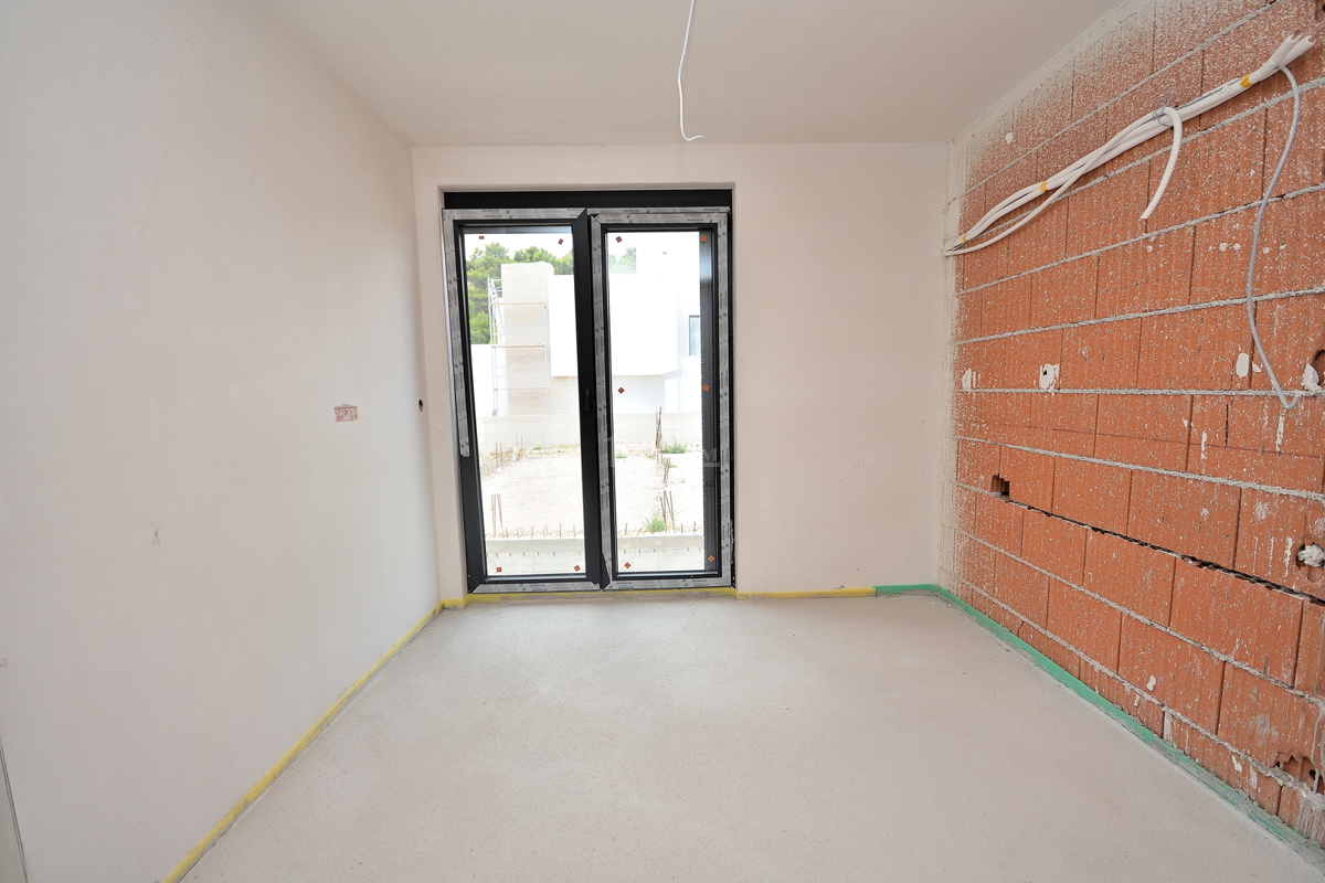 Vodice - **NOVOGRADNJA** S1 hiša s bazenom, pogled na morje