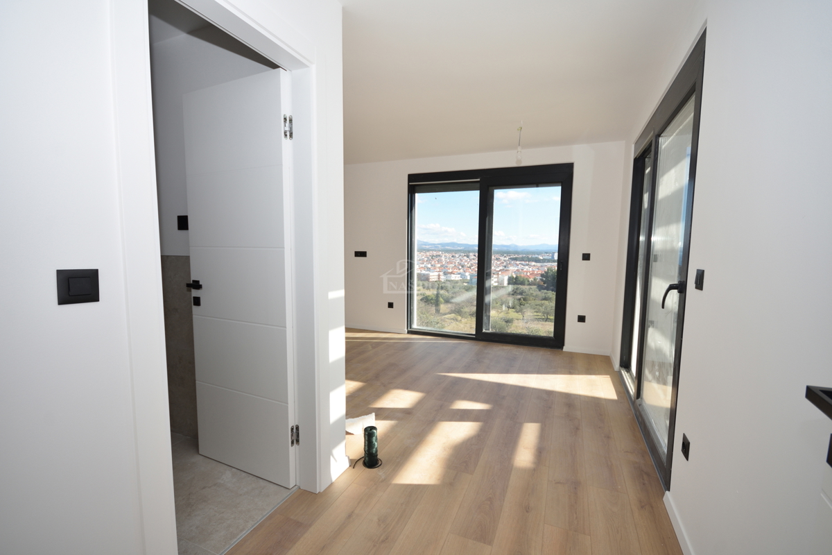 Vodice - Dvojna hiša S1 s bazenom, pogled na morje