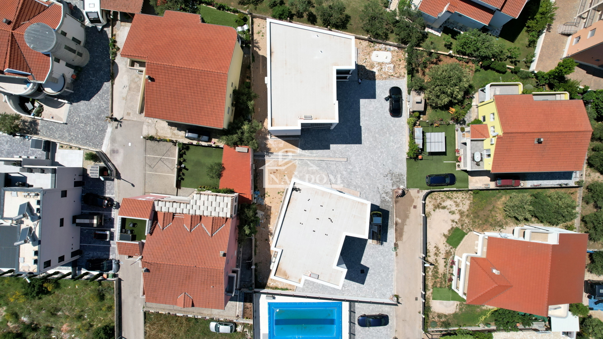 Vodice - Luksuzno stanovanje S1 z vrtom, 600 m od plaže