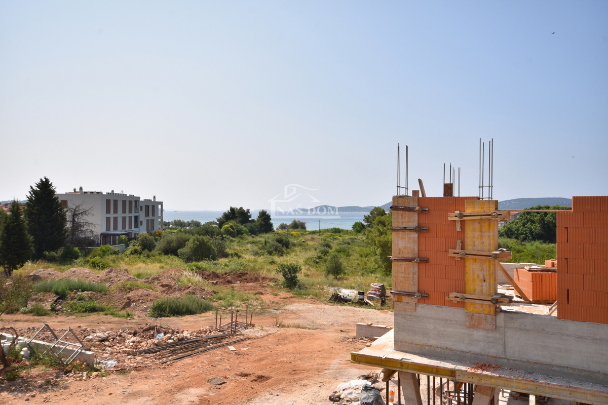 Vodice - Luksuzno stanovanje S2, le 300 m od plaže, pogled na morje