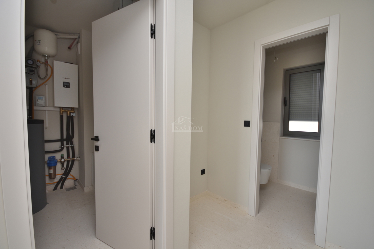 Tribunj - Stanovanje S3 z razgledom na morje, 400 m od plaže