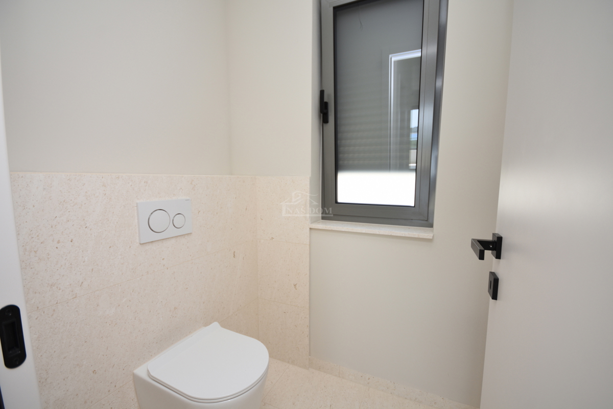 Tribunj - Stanovanje S3 z razgledom na morje, 400 m od plaže