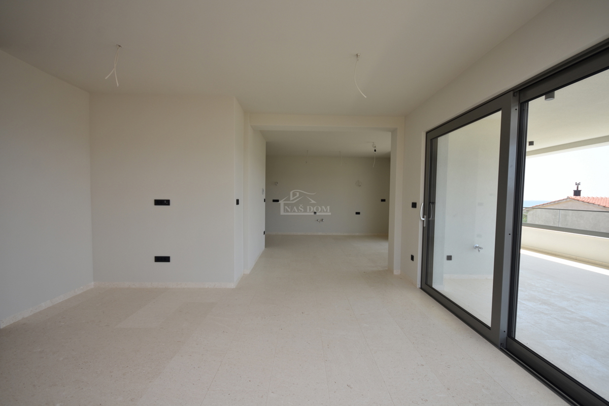 Tribunj - Stanovanje S3 z razgledom na morje, 400 m od plaže