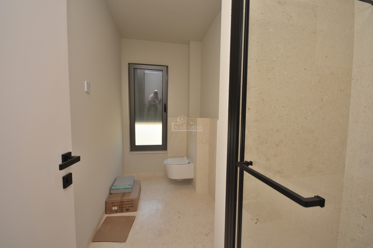 Tribunj - Stanovanje S3 z razgledom na morje, 400 m od plaže