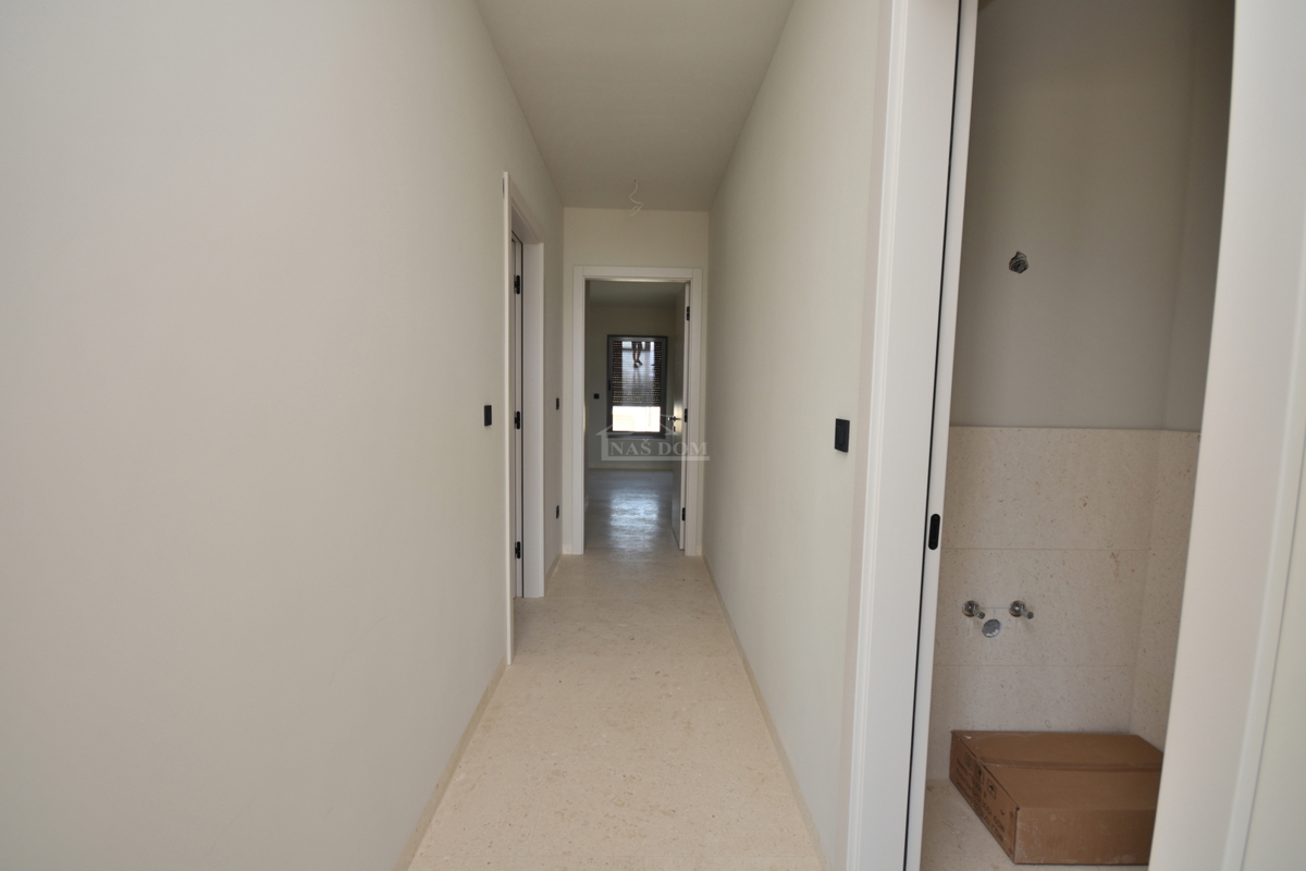 Tribunj - Stanovanje S3 z razgledom na morje, 400 m od plaže