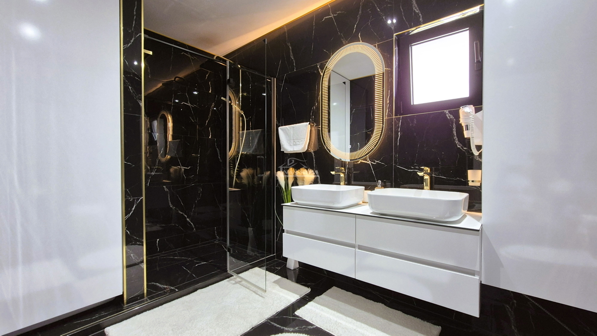 Brodarica - Vila s bazenom, 70 m od morja