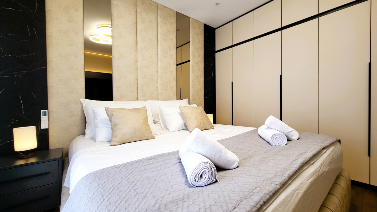 Brodarica - Vila s bazenom, 70 m od morja