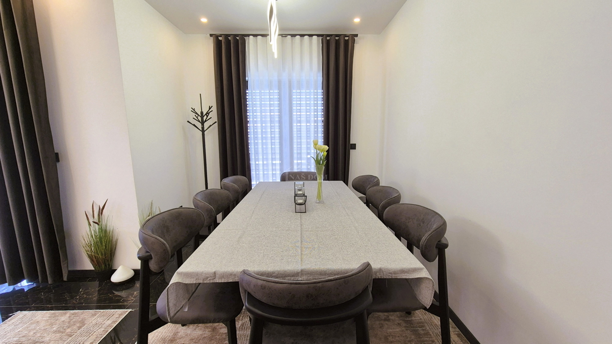 Brodarica - Vila s bazenom, 70 m od morja