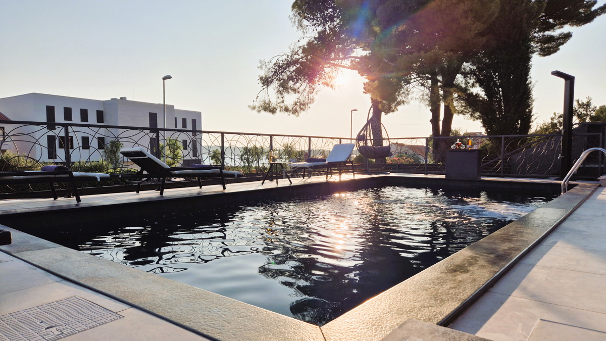 Brodarica - Vila s bazenom, 70 m od morja