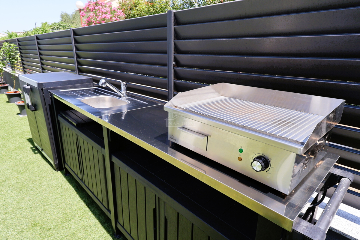 Brodarica - Vila s bazenom, 70 m od morja