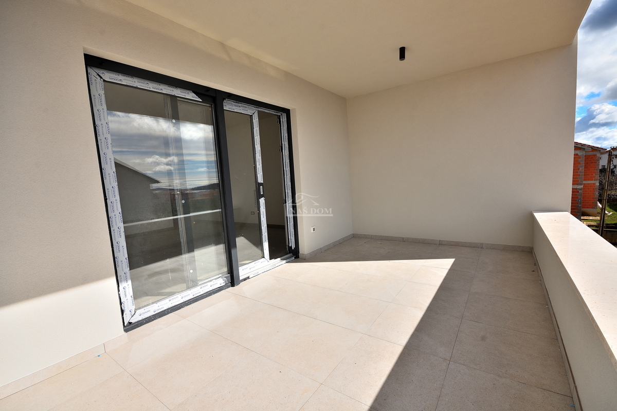 Vodice - **NOVOGRADNJA** S3 stanovanje z dvema spalnicama, 1. nadstropje, pogled na morje