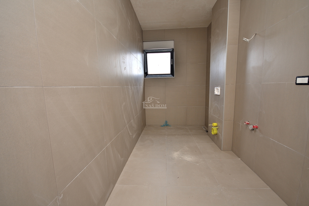 Vodice - **NOVOGRADNJA** S3 stanovanje z dvema spalnicama, 1. nadstropje, pogled na morje