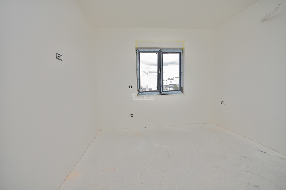 Vodice - **NOVOGRADNJA** S3 stanovanje z dvema spalnicama, 1. nadstropje, pogled na morje