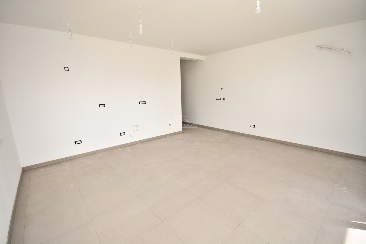 Vodice - **NOVOGRADNJA** S3 stanovanje z dvema spalnicama, 1. nadstropje, pogled na morje