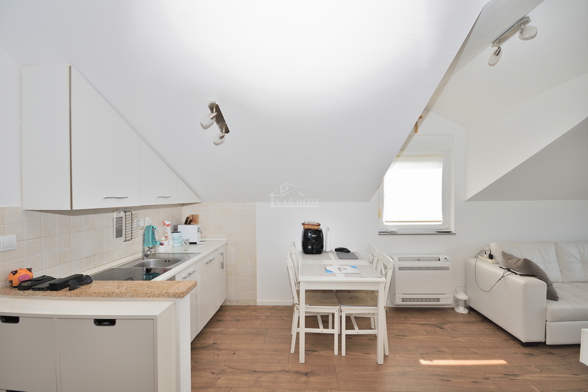 Vodice - stanovanje z razgledom na morje