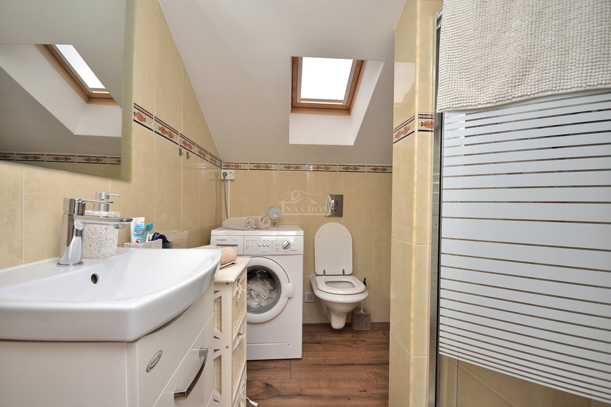 Vodice - stanovanje z razgledom na morje