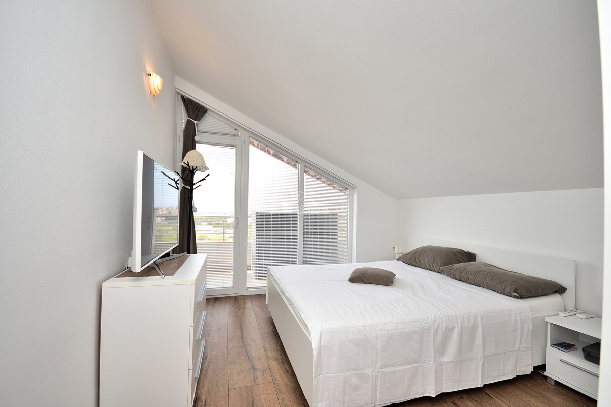 Vodice - stanovanje z razgledom na morje