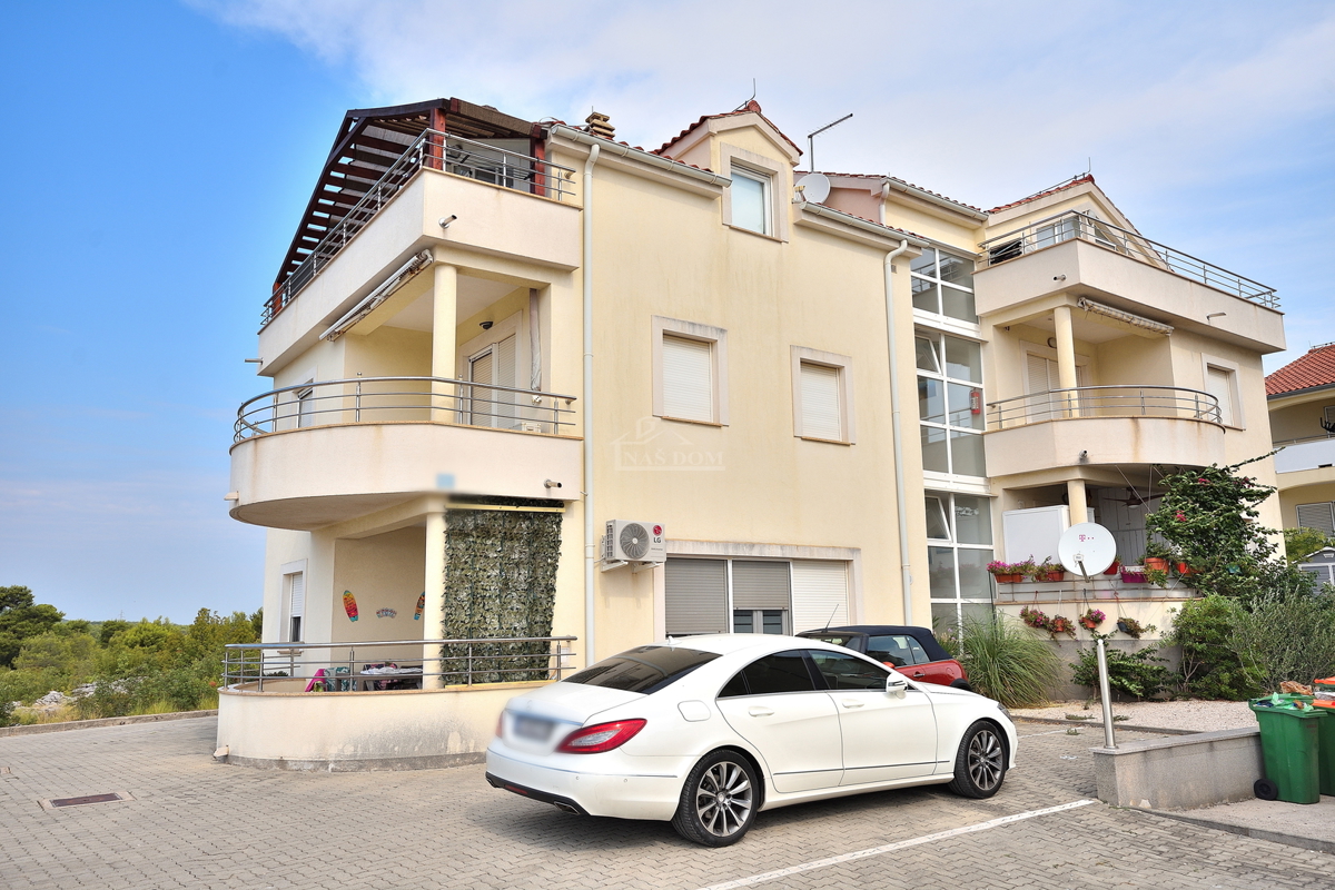 Vodice - stanovanje z razgledom na morje