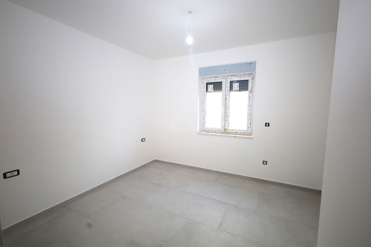 Vodice - Stanovanje S1 s bazenom in vrtom