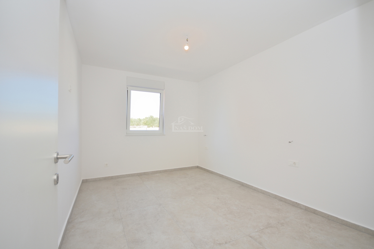 Tribunj – Luksuzno stanovanje S1 v novogradnji, le 400 m od plaže in centra