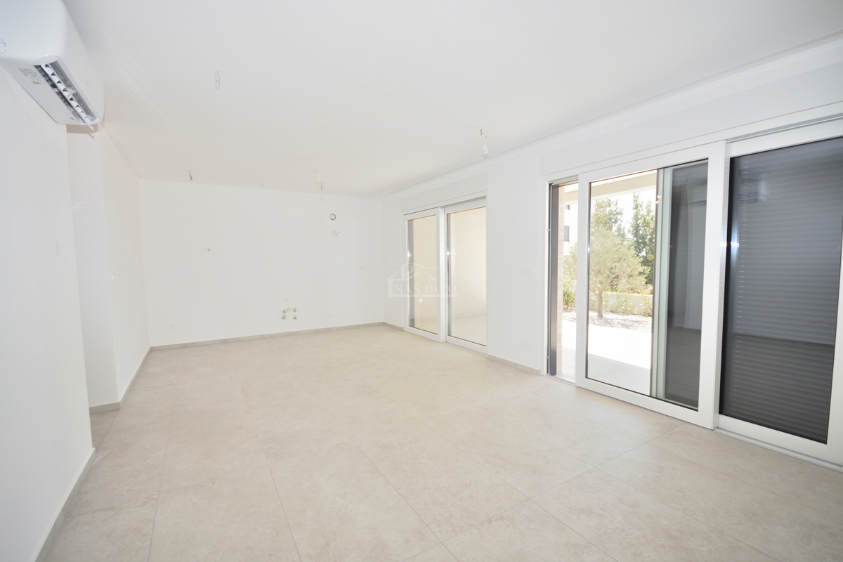 Tribunj – Luksuzno stanovanje S1 v novogradnji, le 400 m od plaže in centra