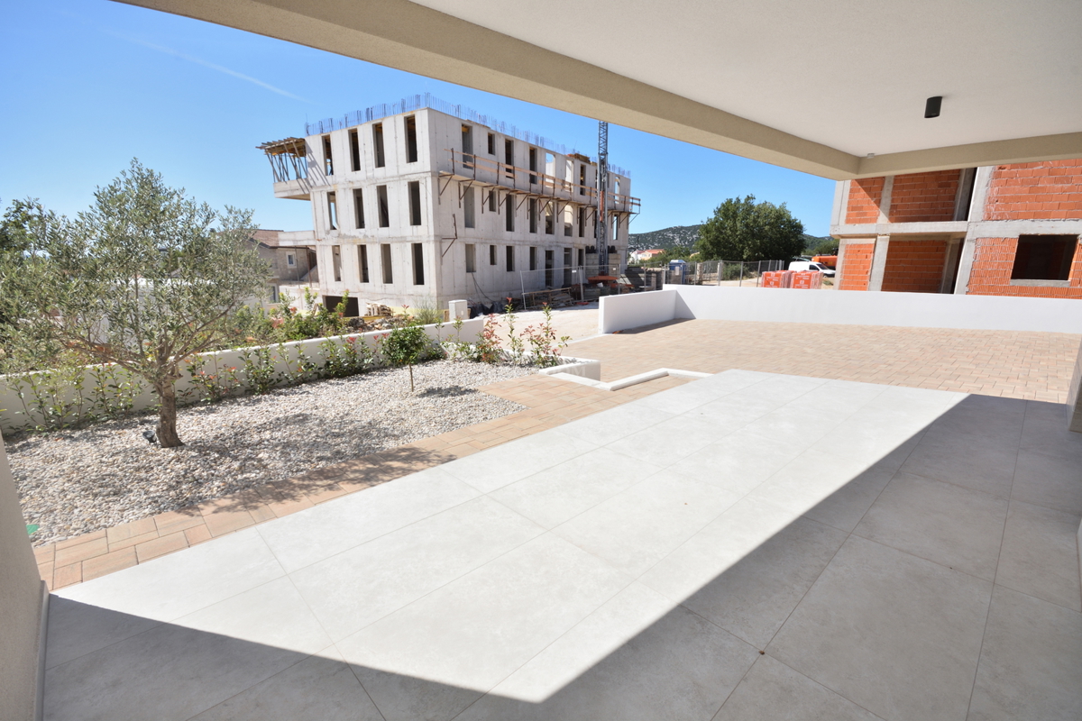 Tribunj – Luksuzno stanovanje S1 v novogradnji, le 400 m od plaže in centra