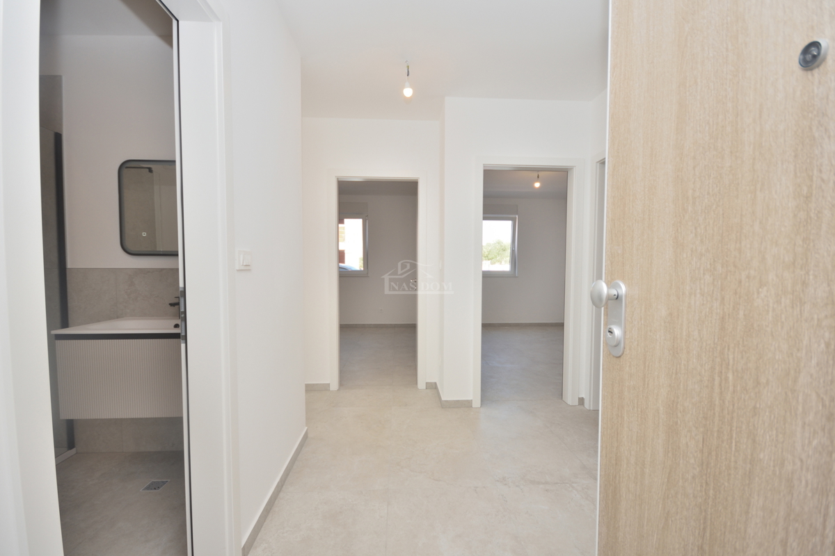 Tribunj – Luksuzno stanovanje S1 v novogradnji, le 400 m od plaže in centra