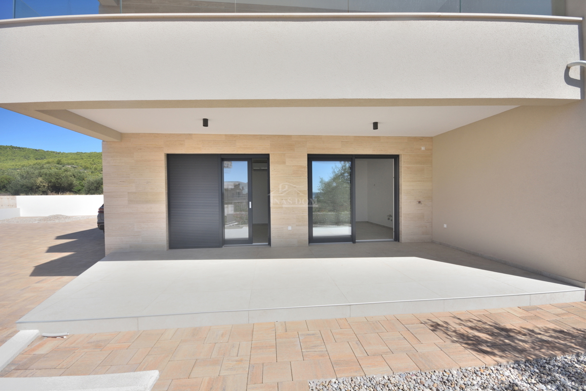 Tribunj – Luksuzno stanovanje S1 v novogradnji, le 400 m od plaže in centra