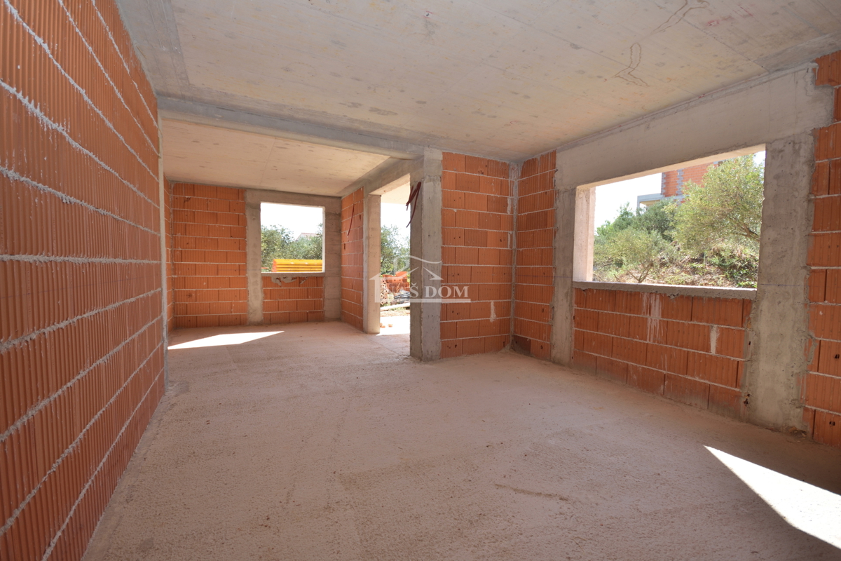 Vodice - Stanovanje S1 z vrtom, 500 m od centra