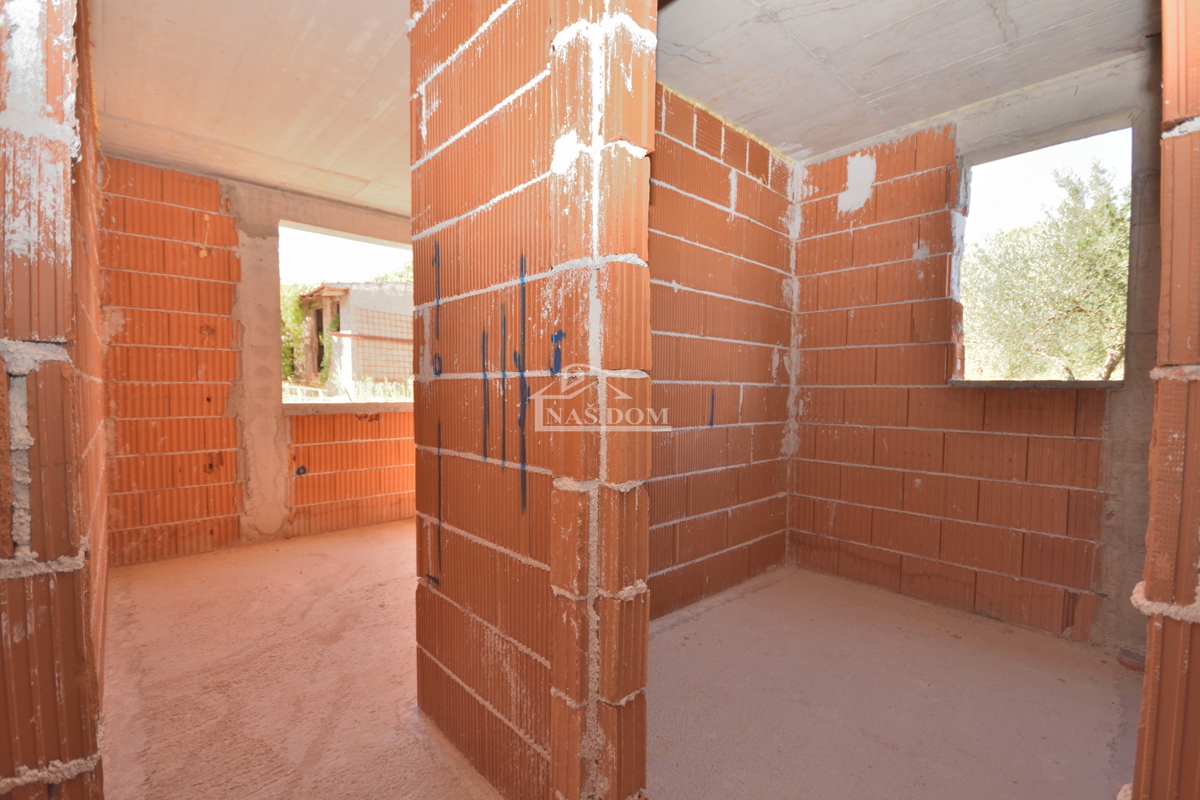 Vodice - Stanovanje S1 z vrtom, 500 m od centra