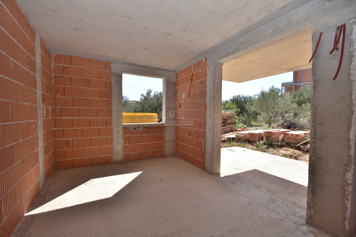 Vodice - Stanovanje S1 z vrtom, 500 m od centra