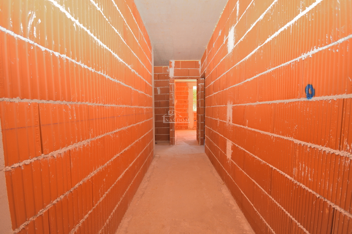 Vodice - Stanovanje S1 z vrtom, 500 m od centra