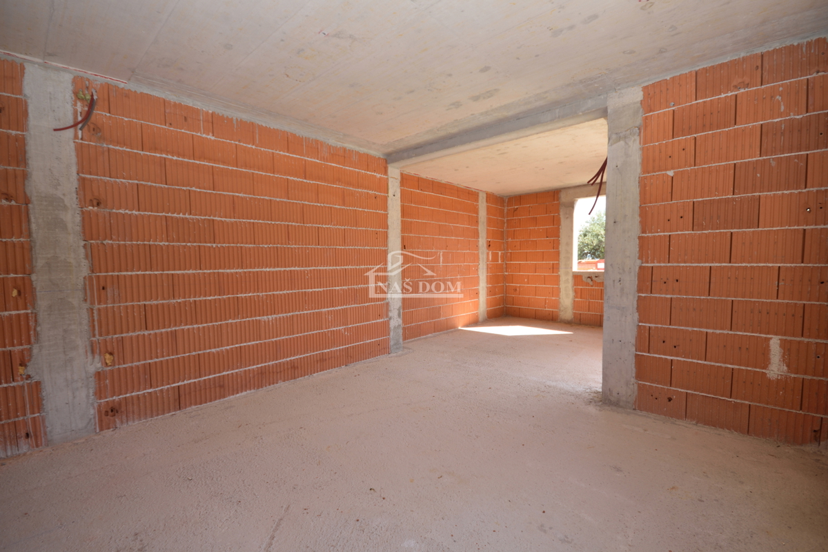 Vodice - Stanovanje S1 z vrtom, 500 m od centra